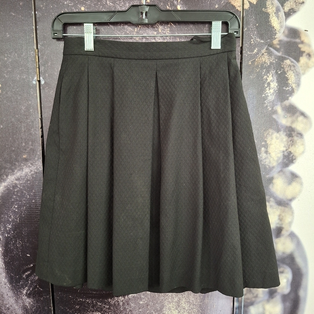 Antonio  Melani pleated skirt, SZ 2, color black, midi.